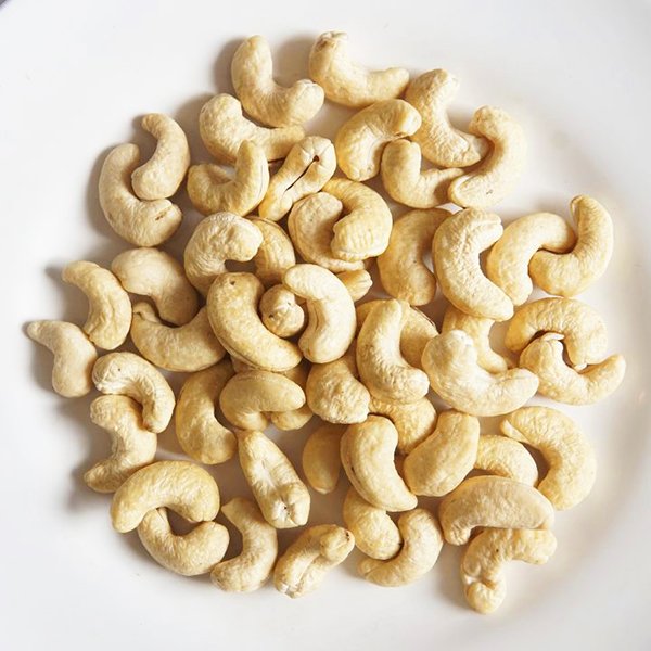W180 CASHEW NUTS